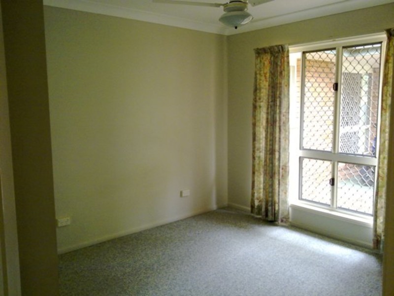 2/9 Kawana Close, Kawana QLD 4701